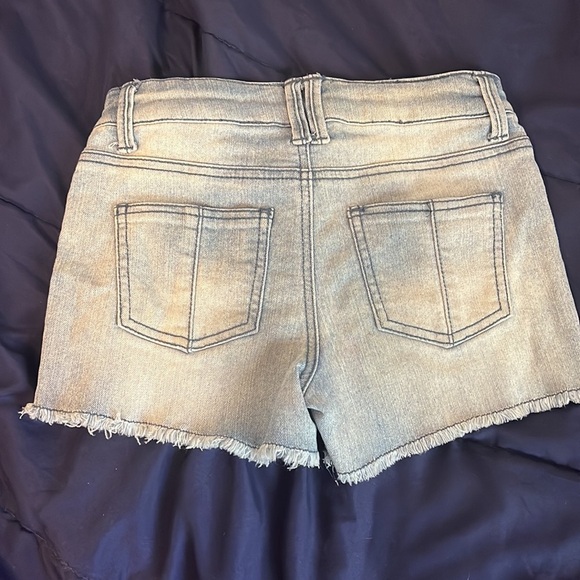 Girls  Cherokee 7/8 Jean shorts - Picture 2 of 3